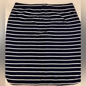 Ann Taylor Loft - lined knee length skirt - size 10